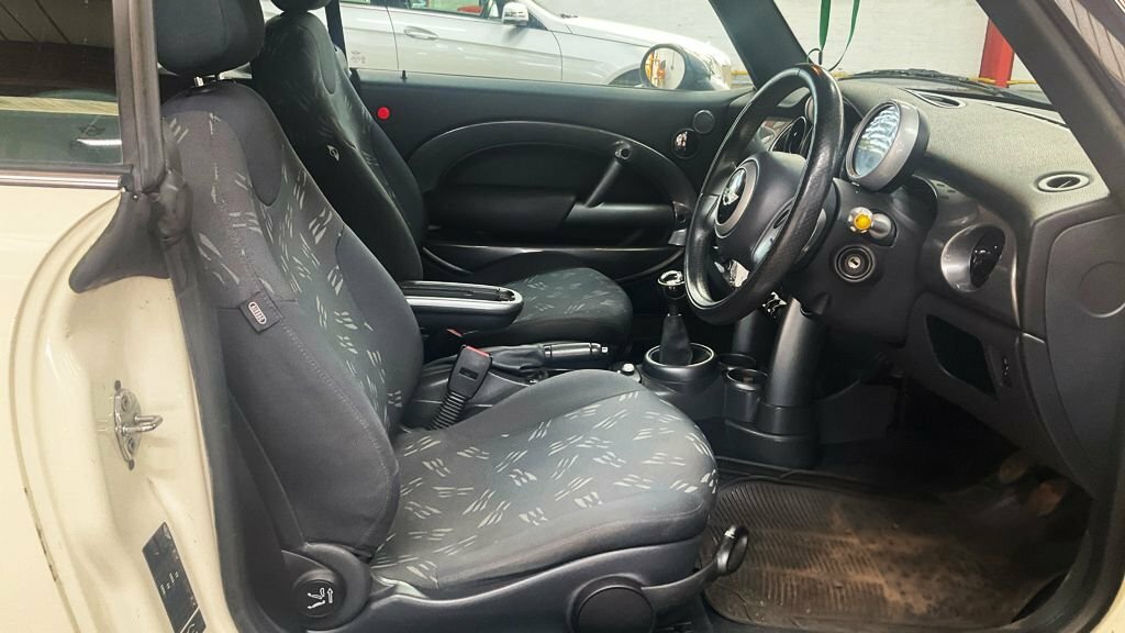 Mini Convertible 1.6 Cooper Sidewalk White #9