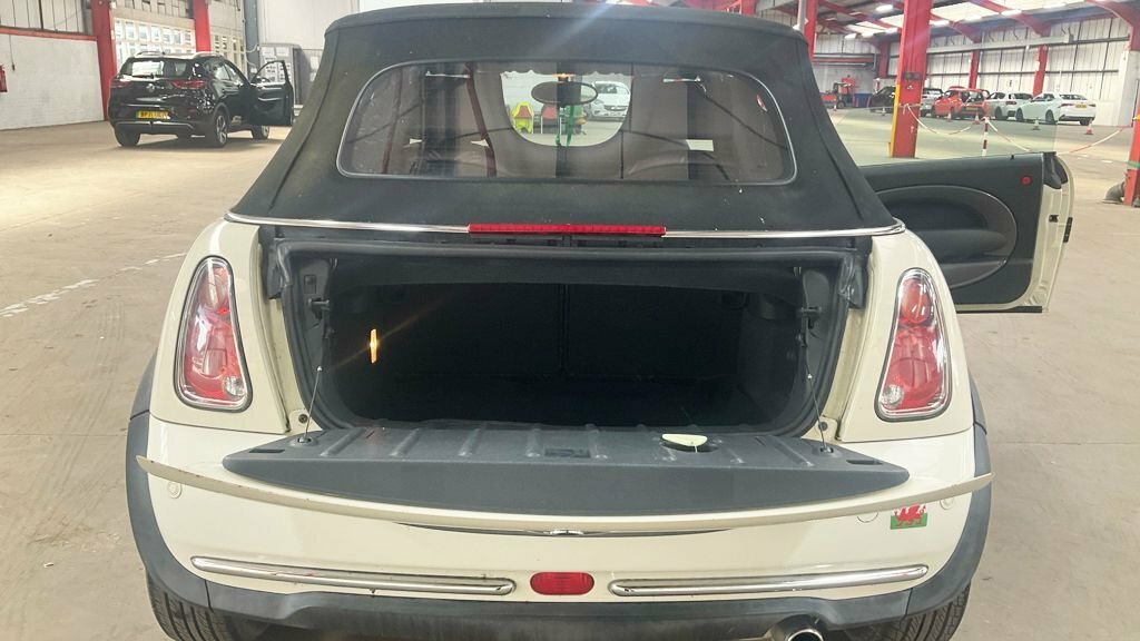 Mini Convertible 1.6 Cooper Sidewalk White #11
