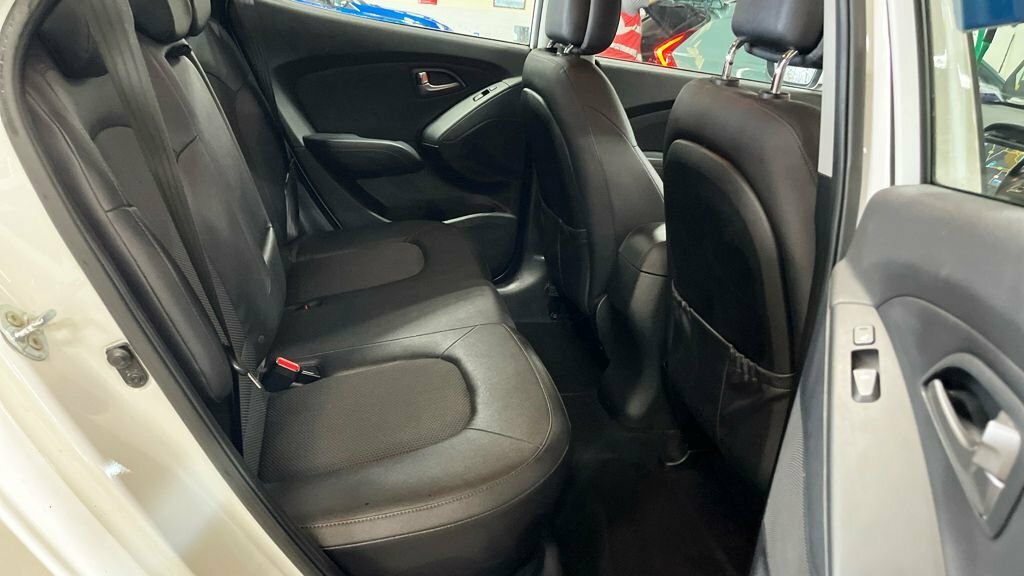 Hyundai Ix35 Estate 1.6 Gdi Se 6 Speed Est White #10