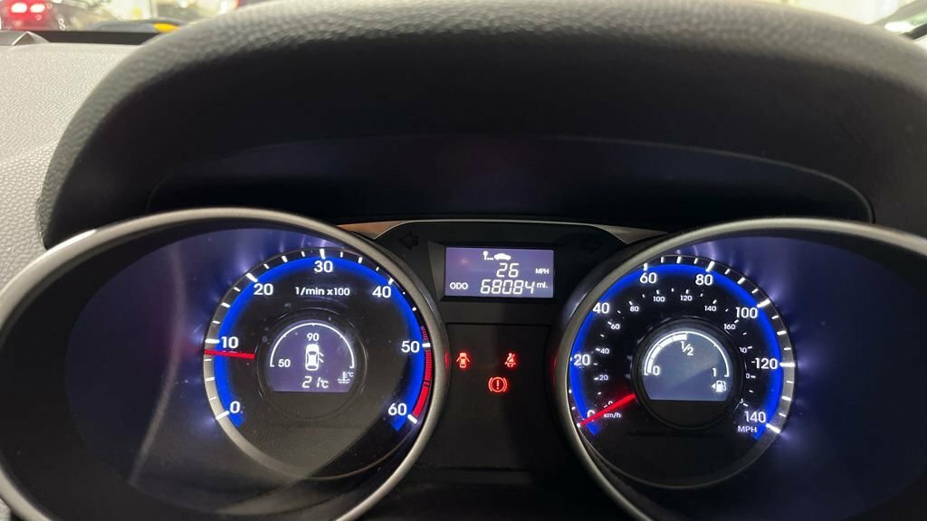 Hyundai Ix35 Estate 1.6 Gdi Se 6 Speed Est White #8