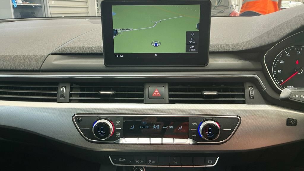 Audi A4 Avant 2L S Line Blue #7