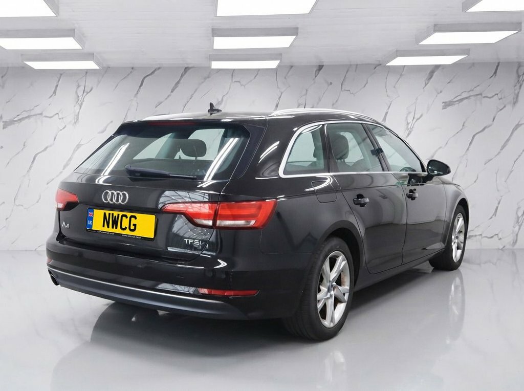 Audi A4 Avant 1.4L Sport Black #4