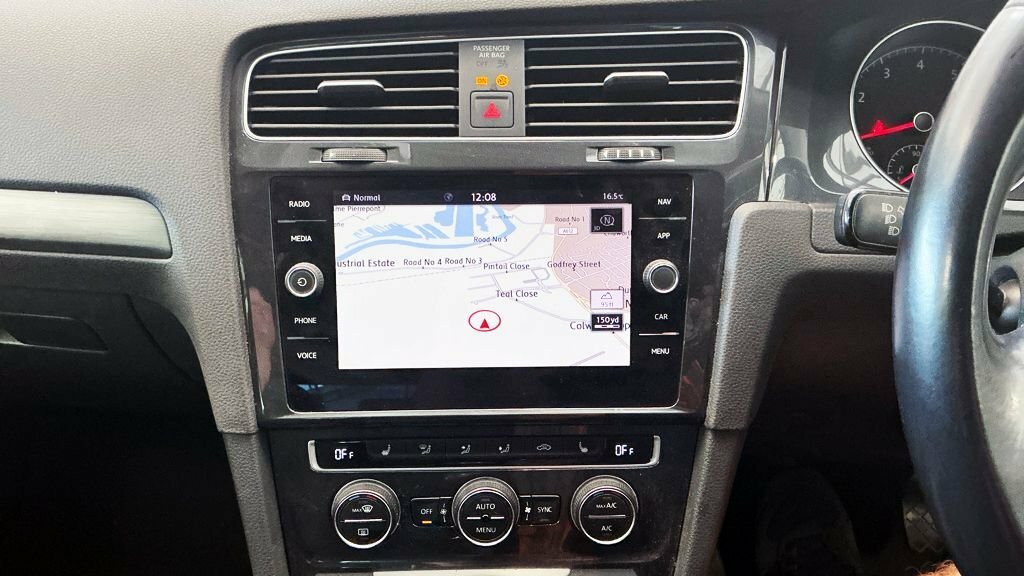 Volkswagen Golf 1.5L Match Edition White #6