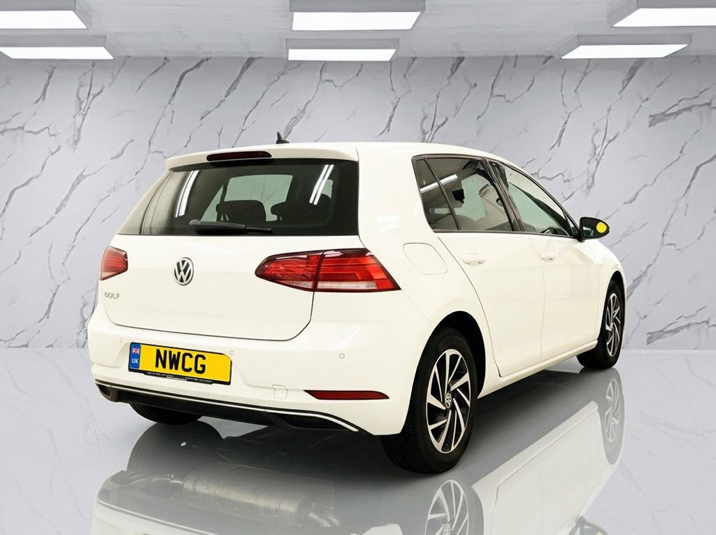 Volkswagen Golf 1.5L Match Edition White #4