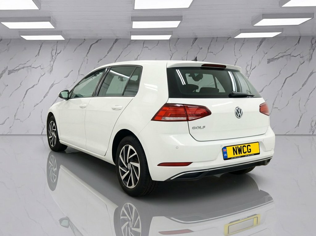 Volkswagen Golf 1.5L Match Edition White #3