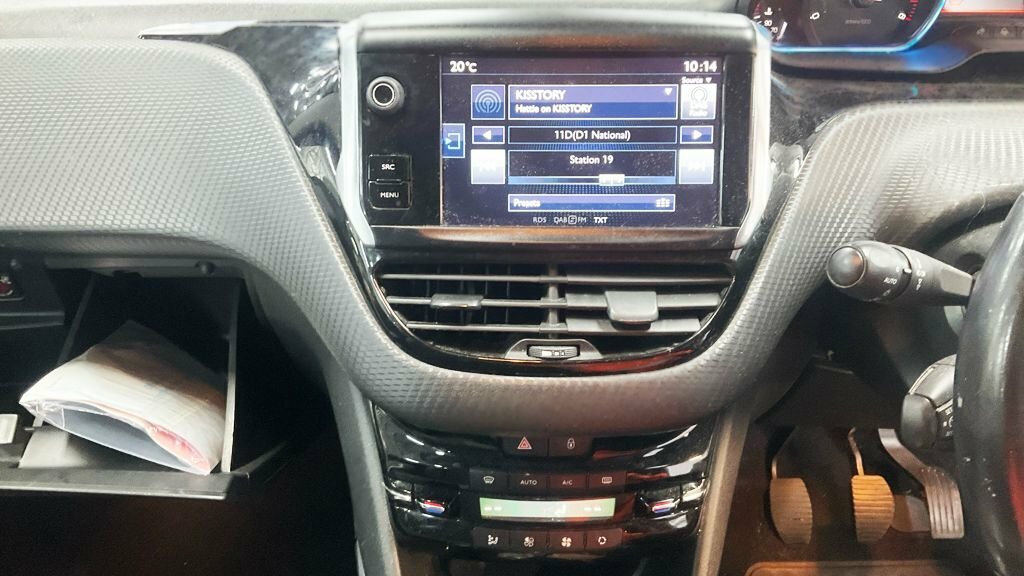 Peugeot 2008 1.6L Allure White #6