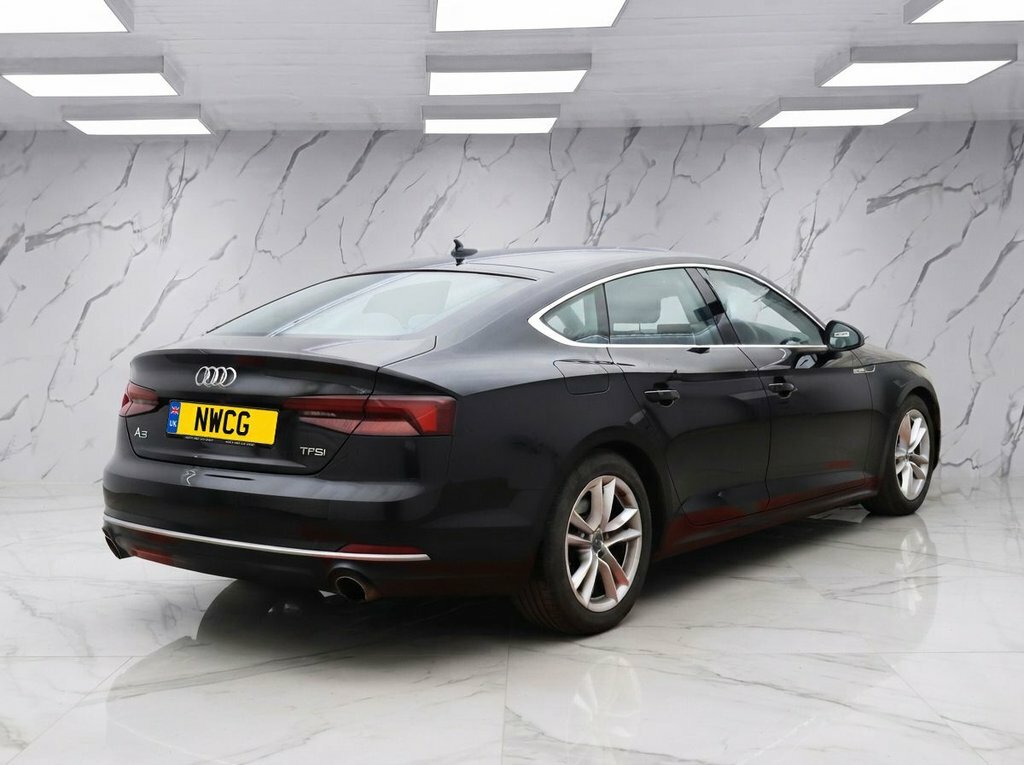 Audi A5 2L Sport Black #4