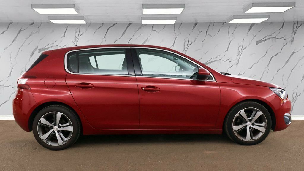 Peugeot 308 1.2L Allure Red #5