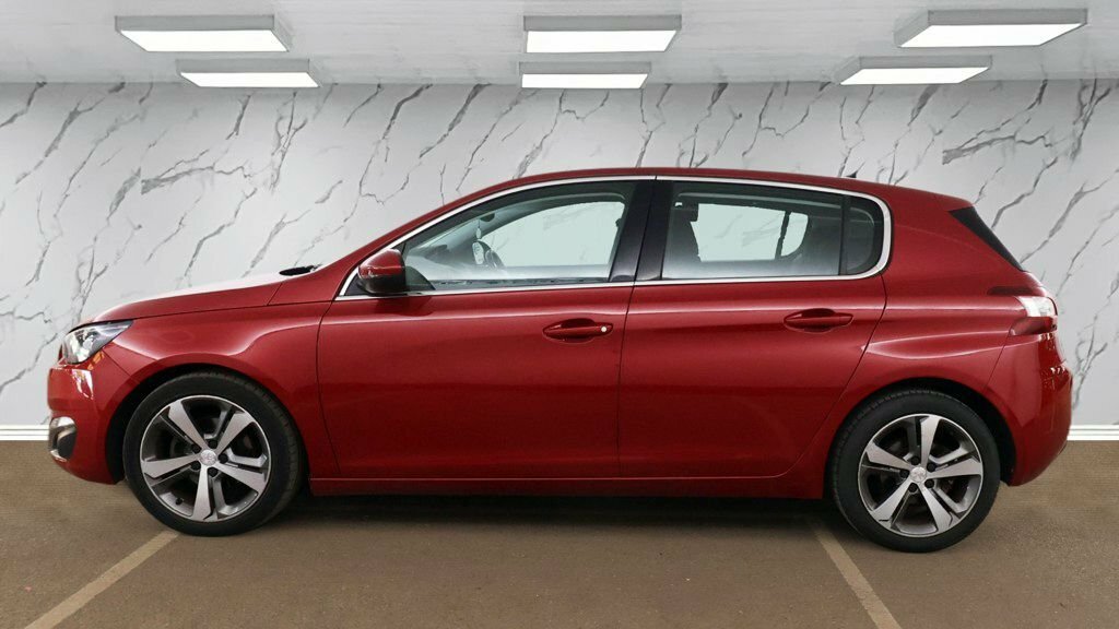 Peugeot 308 1.2L Allure Red #6