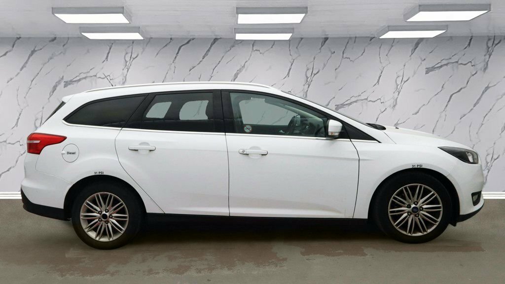 Ford Focus 1.5L Zetec Edition YT67ZJU White #5