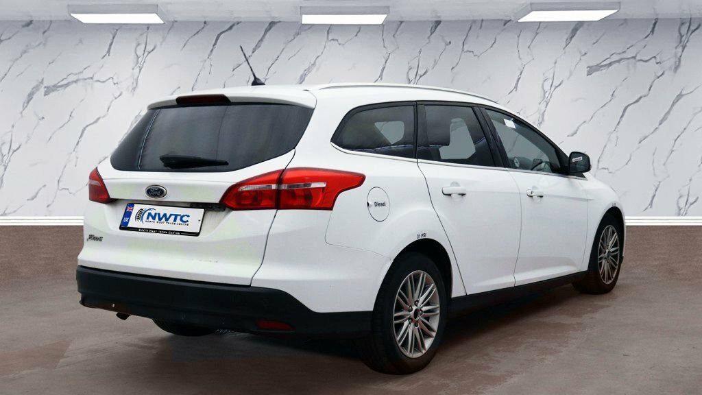 Ford Focus 1.5L Zetec Edition YT67ZJU White #4