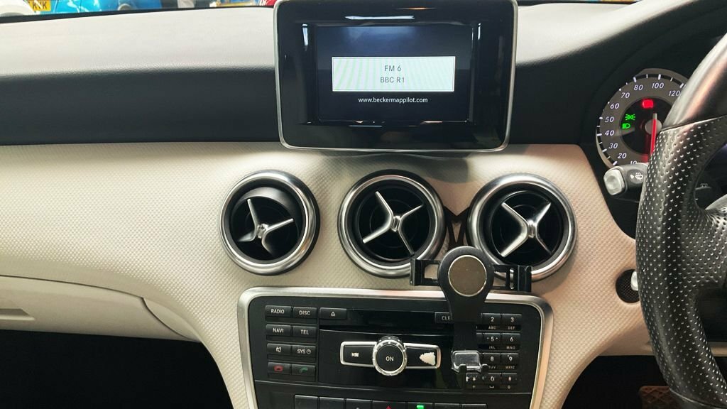 Mercedes-Benz A Class 2.1L Sport KM15VDT White #6