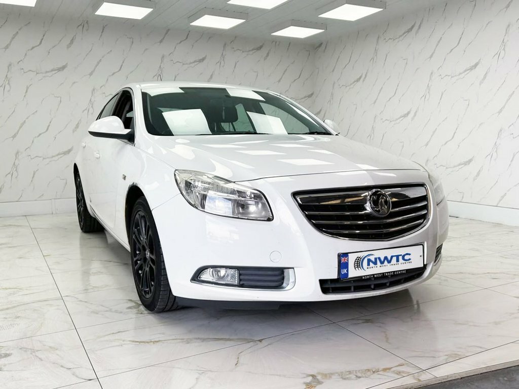 Vauxhall Insignia 1.8L Exclusiv SM11KXB White #2