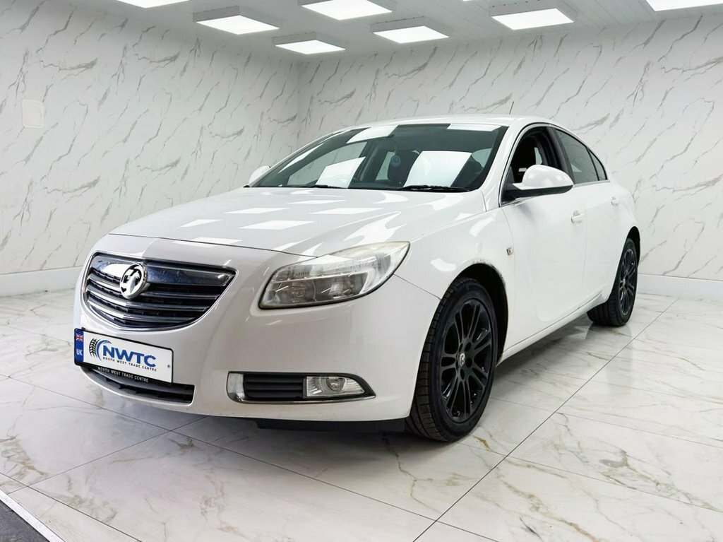 Vauxhall Insignia 1.8L Exclusiv SM11KXB White #4