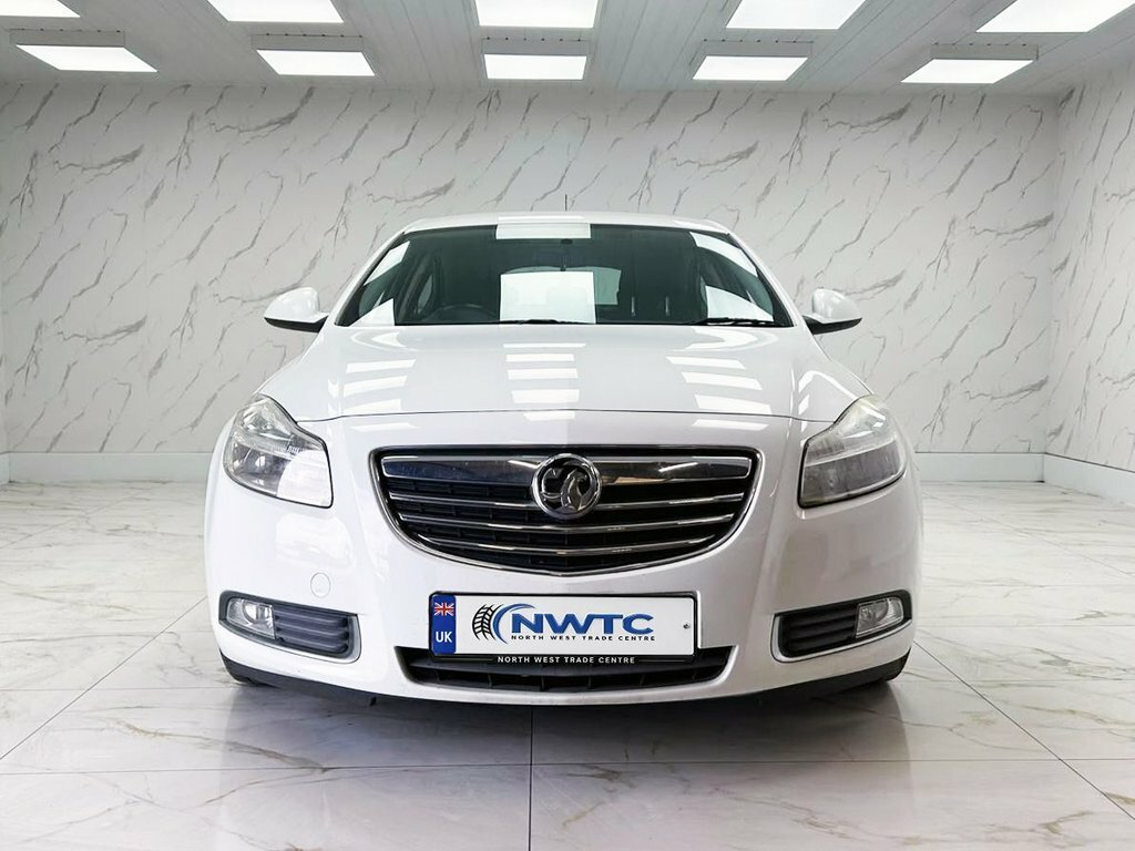 Vauxhall Insignia 1.8L Exclusiv SM11KXB White #3