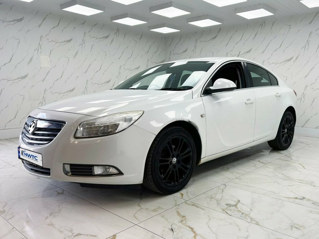 Vauxhall Insignia 1.8L Exclusiv SM11KXB White #5