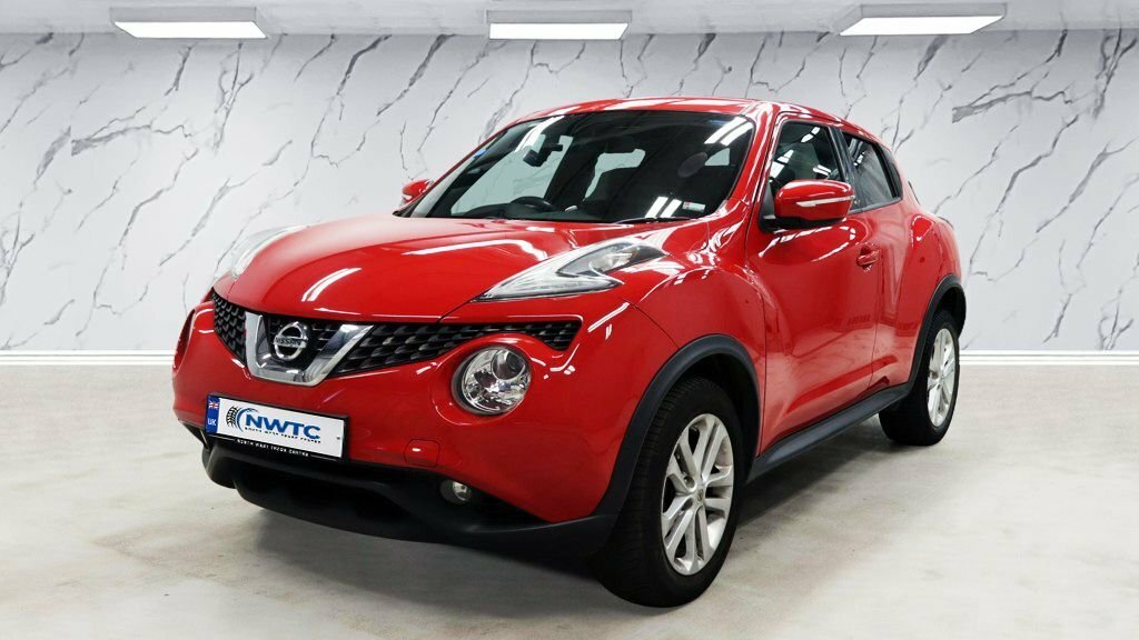 Nissan Juke 1.2L N-connecta Red