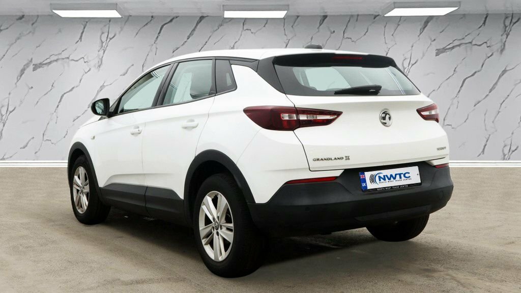 Vauxhall Grandland X 1.6L Se DN68RXZ White #3