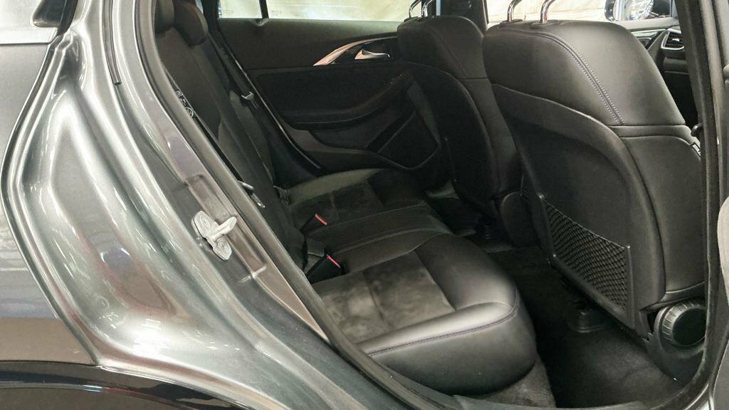 Infiniti Q30 Automatic White #9