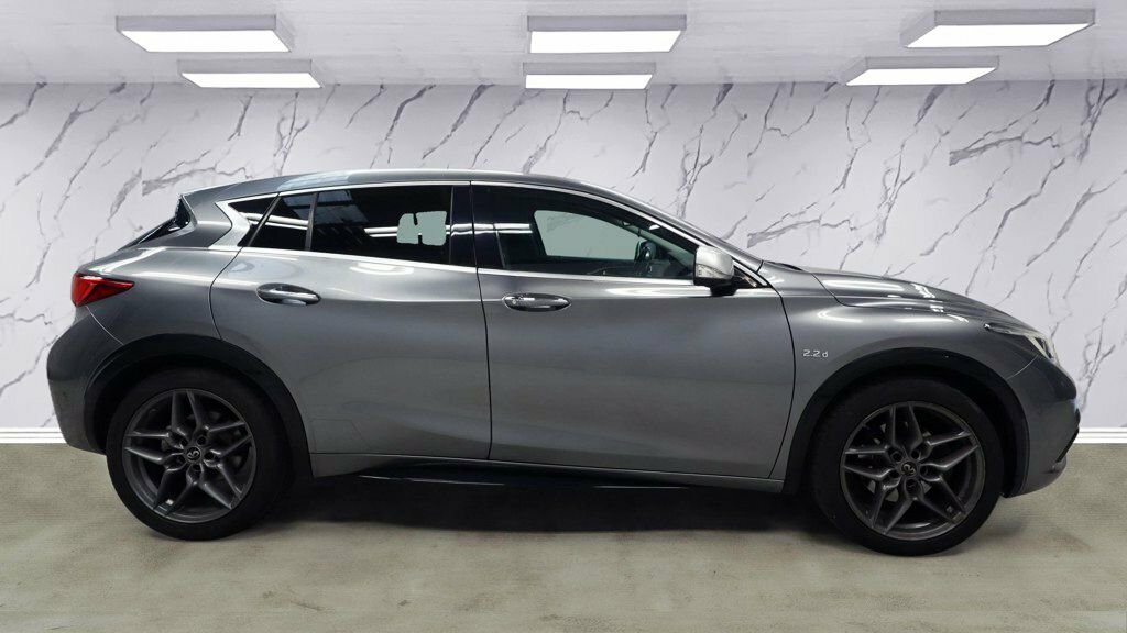 Infiniti Q30 2.2L Premium Grey #4