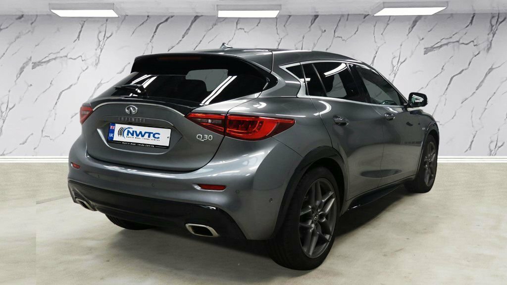 Infiniti Q30 2.2L Premium Grey #3