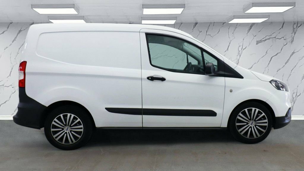 Ford Transit Courier 1L Leader MT22JHE White #3