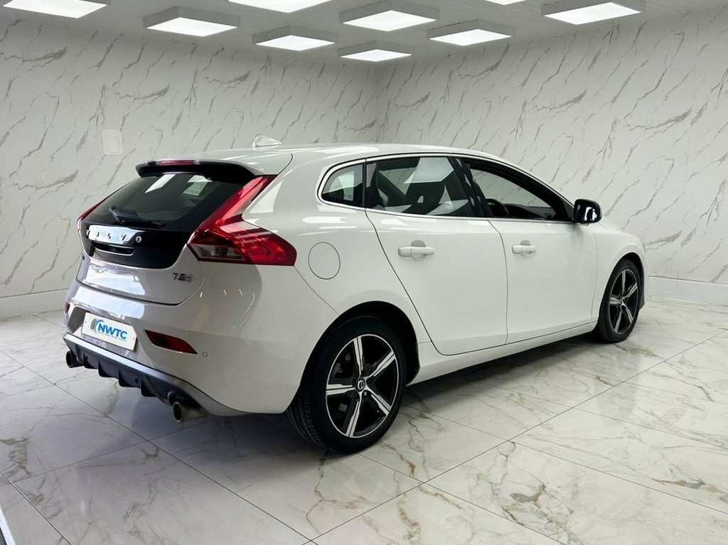 Volvo V40 R Design Edition Blue #11