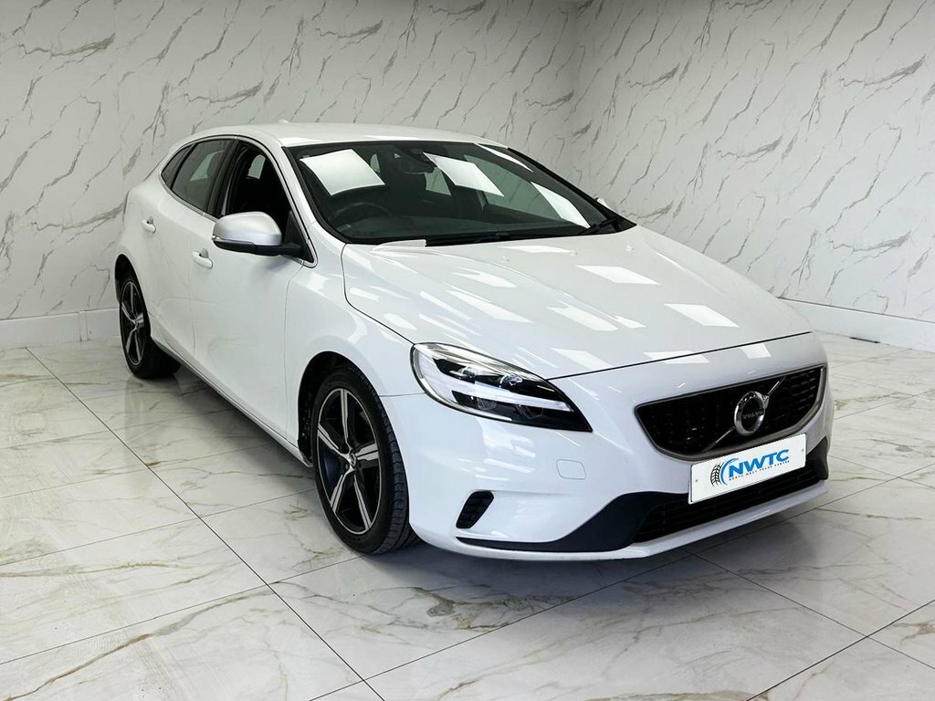 Volvo V40 2L R-design White #2