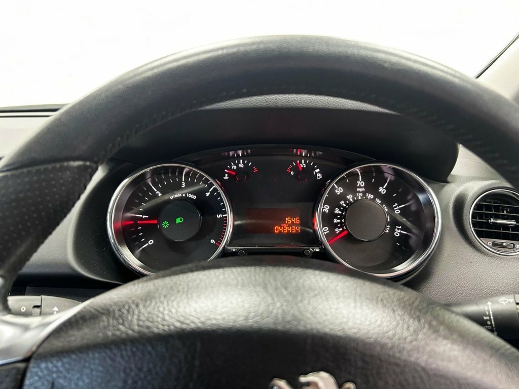 Peugeot 3008 Active Silver #16