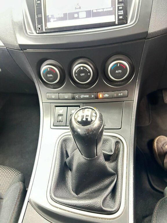 Mazda 3 1.6 Venture Hatchback Euro 5 10 White #12