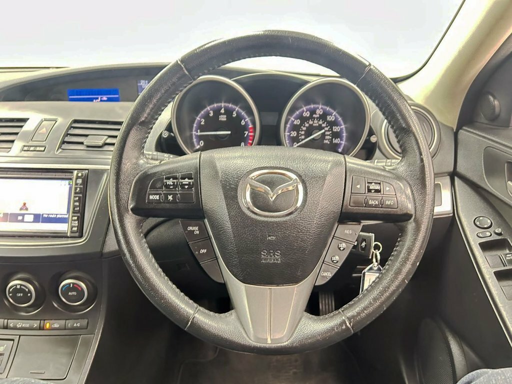 Mazda 3 1.6 Venture Hatchback Euro 5 10 White #11