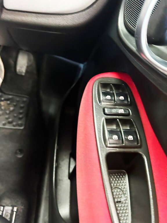 Fiat 500L 1.4 Pop Star 95 Bhp Black #16
