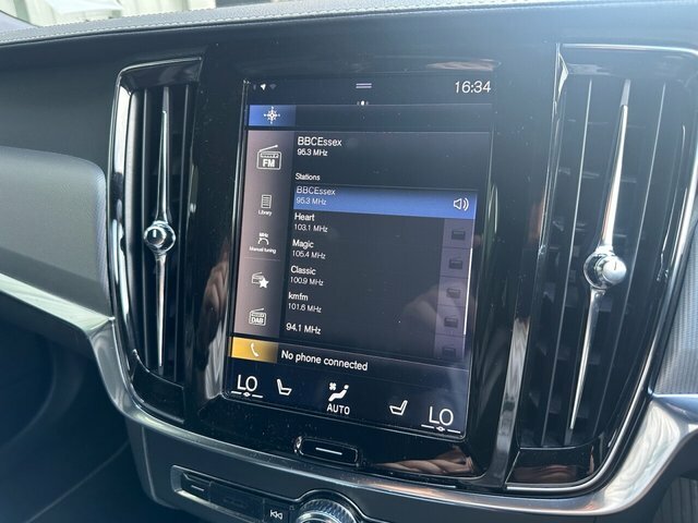 Volvo V90 Volvo Estate 2.0 T4 Momentum Geartronic Blue #29