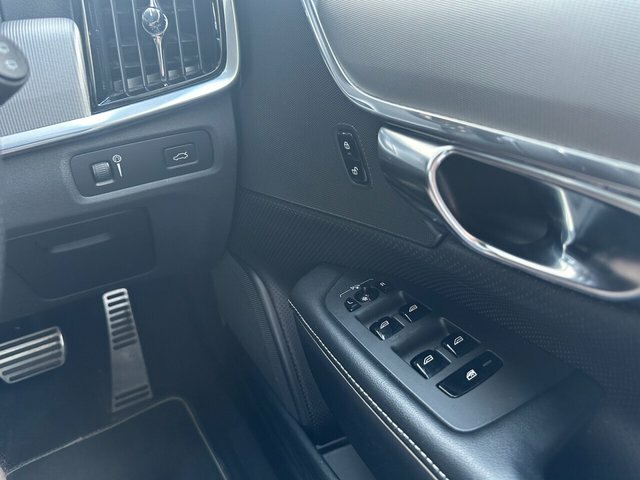 Volvo V90 Volvo Estate 2.0 T4 Momentum Geartronic Blue #34