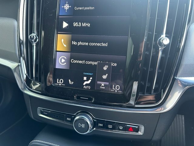 Volvo V90 Volvo Estate 2.0 T4 Momentum Geartronic Blue #27