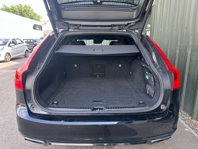 Volvo V90 Volvo Estate 2.0 T4 Momentum Geartronic Blue #11