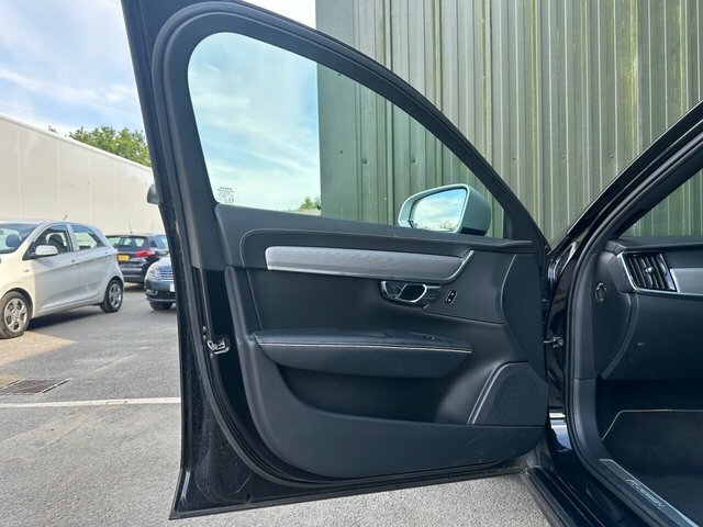 Volvo V90 Volvo Estate 2.0 T4 Momentum Geartronic Blue #18