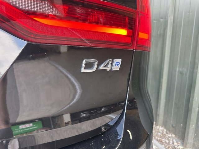 Volvo V90 Volvo Estate 2.0 T4 Momentum Geartronic Blue #9