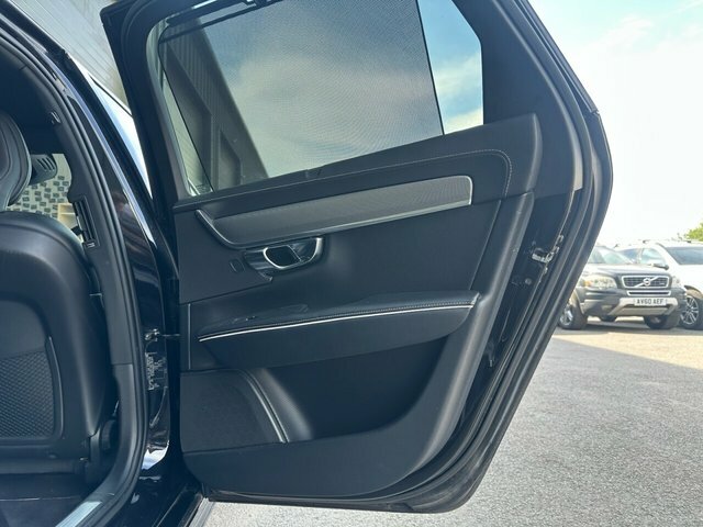 Volvo V90 Volvo Estate 2.0 T4 Momentum Geartronic Blue #20