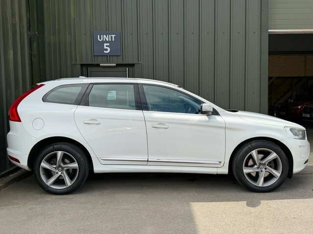 Volvo XC60 2.4 D5 Se Lux Nav Suv Geartronic Awd Eu WG14BXH White #3