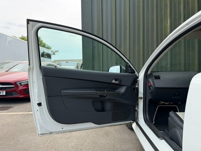 Volvo C30 2.0 D3 Se Lux Geartronic Silver #17