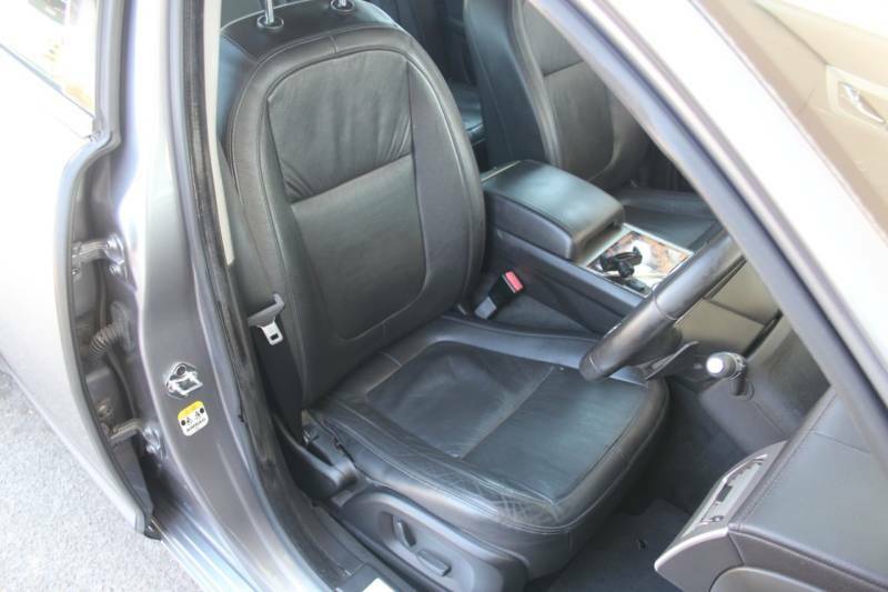 Jaguar XF 3.0D V6 Luxury Saloon Euro 5 240 Black #9