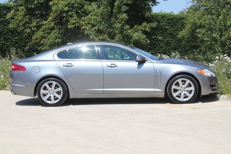 Jaguar XF 3.0D V6 Luxury Saloon Euro 5 240 Black #11