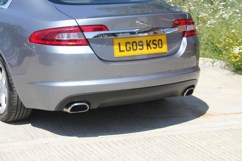 Jaguar XF 3.0D V6 Luxury Saloon Euro 5 240 Black #16
