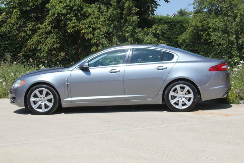 Jaguar XF 3.0D V6 Luxury Saloon Euro 5 240 Black #12