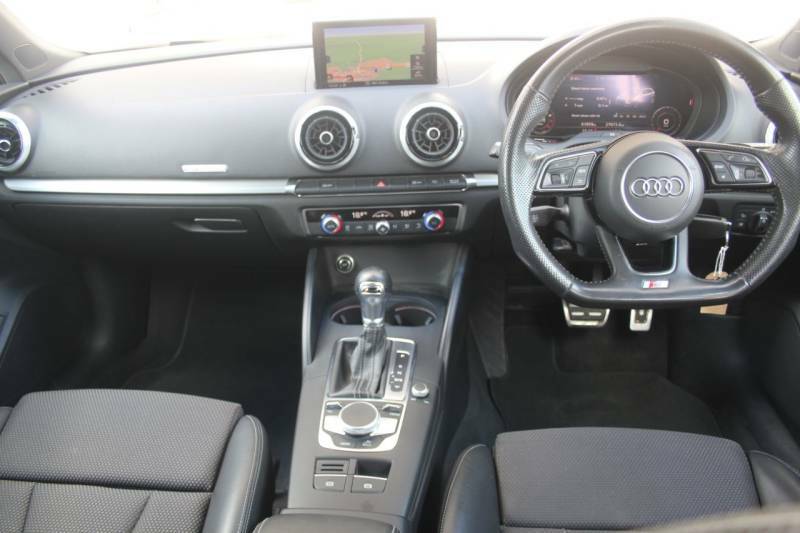 Audi A3 35 Tfsi Black Edition S Tronic - 2019 19 DF19MHV Blue #2