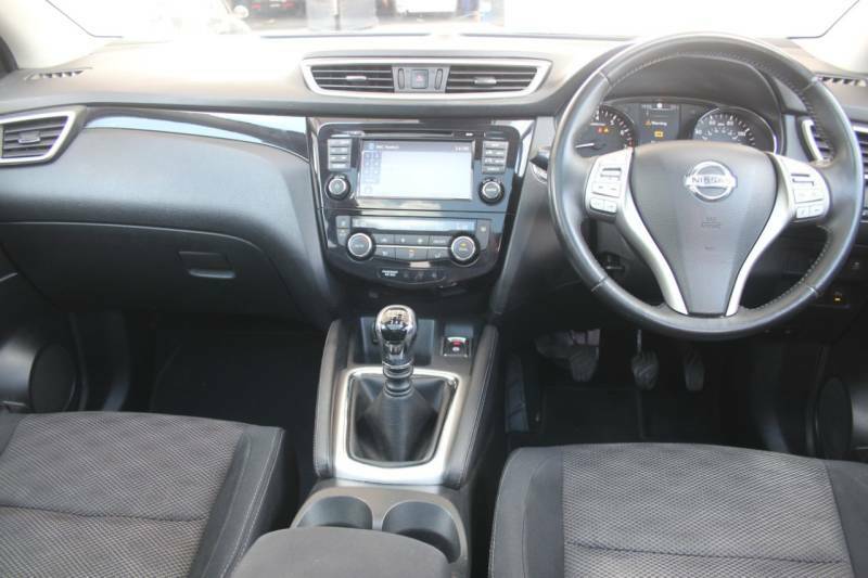 Nissan Qashqai 1.2 Dig-t Acenta Premium Brown #2