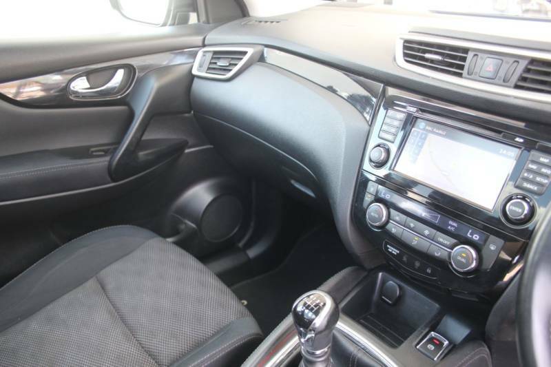 Nissan Qashqai 1.2 Dig-t Acenta Premium Brown #6