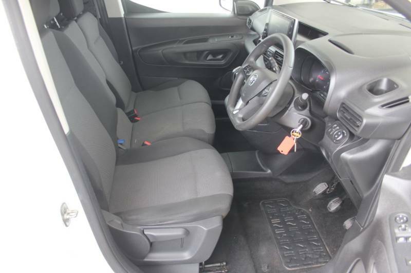 Vauxhall Combo 2000 1.5 Turbo D 100Ps H1 Sportive Van White #6