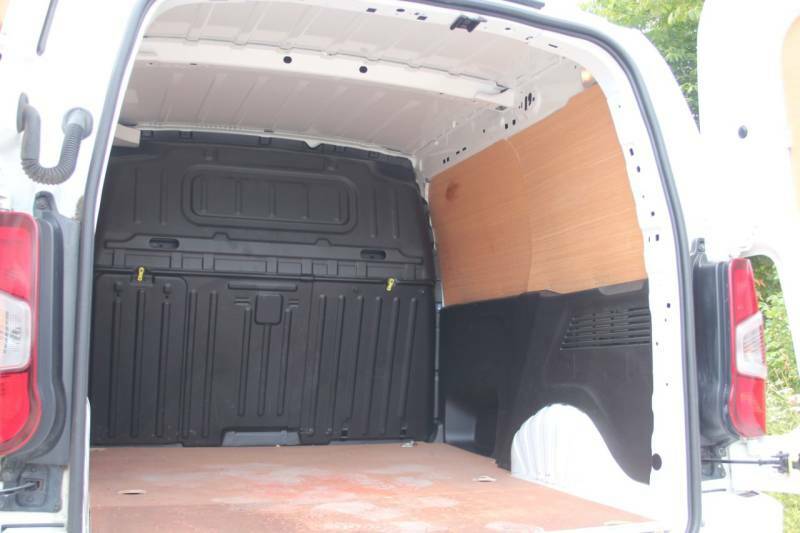 Vauxhall Combo 1.5 L1h1 2300 Sportive 101 Bhp Electronic Cruise C White #14